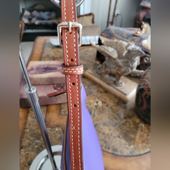 Dooney & Bourke Leather crossbody bag Purple - Picture 5 of 13